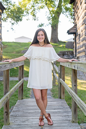 2018_Maddy_Senior-96.jpg