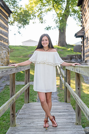 2018_Maddy_Senior-97.jpg