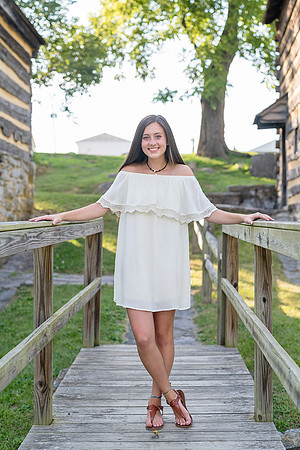 2018_Maddy_Senior-98.jpg