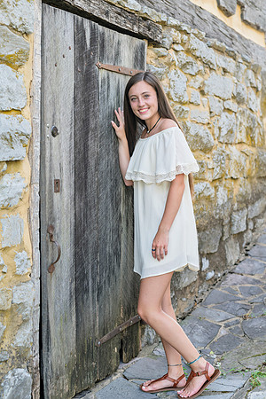 2018_Maddy_Senior-102.jpg