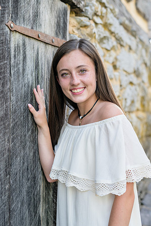 2018_Maddy_Senior-104.jpg