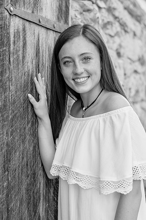 2018_Maddy_Senior-105-2.jpg