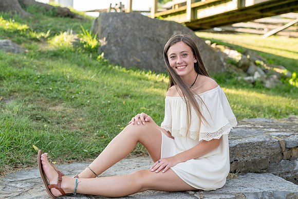 2018_Maddy_Senior-107.jpg