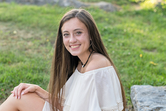 2018_Maddy_Senior-108.jpg