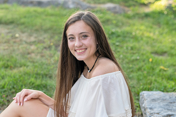2018_Maddy_Senior-109.jpg