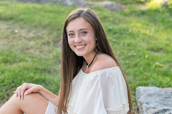 2018_Maddy_Senior-110.jpg