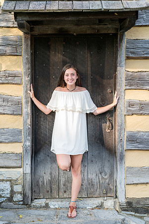 2018_Maddy_Senior-111.jpg