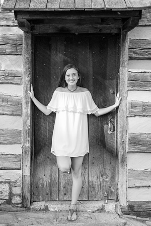 2018_Maddy_Senior-111-2.jpg