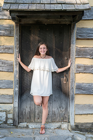 2018_Maddy_Senior-112.jpg