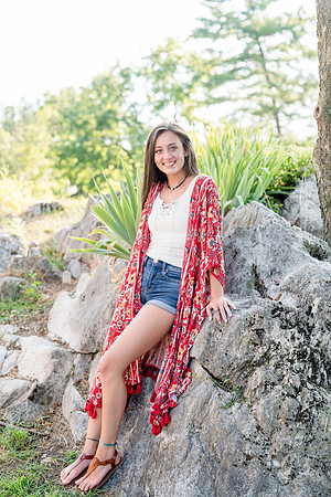 2018_Maddy_Senior-115.jpg