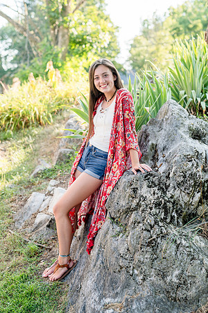 2018_Maddy_Senior-117.jpg