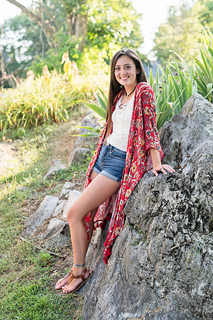 2018_Maddy_Senior-119.jpg