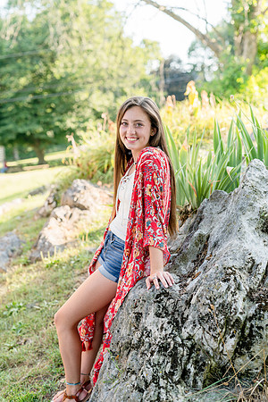 2018_Maddy_Senior-120.jpg