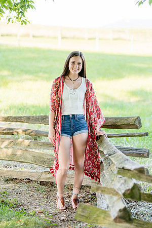 2018_Maddy_Senior-129.jpg