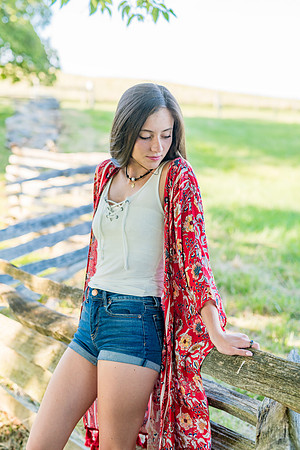 2018_Maddy_Senior-133.jpg