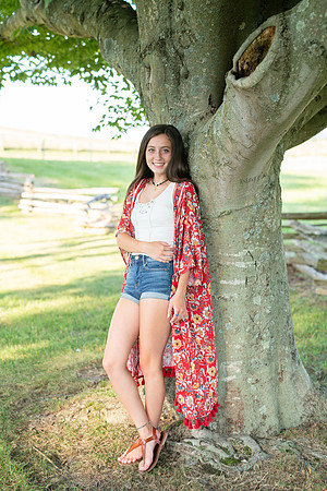 2018_Maddy_Senior-134.jpg