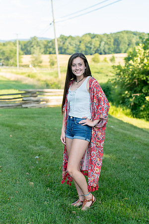 2018_Maddy_Senior-137.jpg