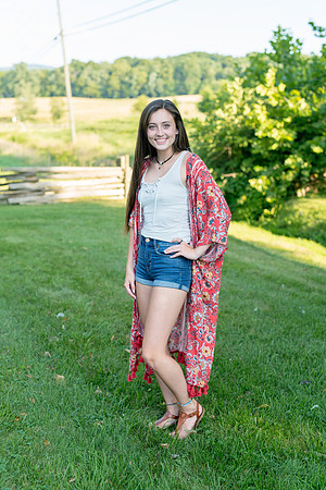 2018_Maddy_Senior-138.jpg