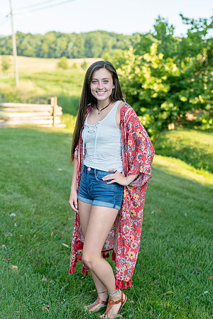 2018_Maddy_Senior-139.jpg