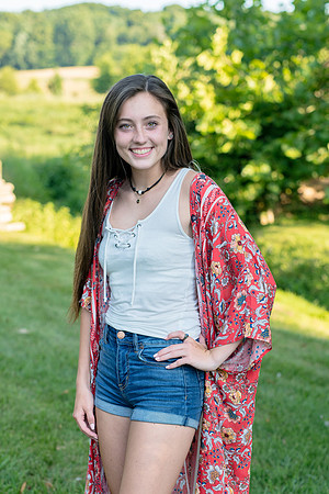 2018_Maddy_Senior-140.jpg