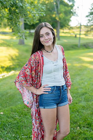 2018_Maddy_Senior-147.jpg