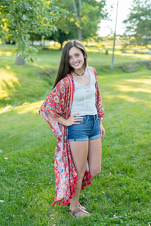 2018_Maddy_Senior-150.jpg