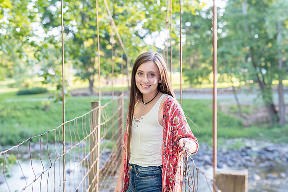 2018_Maddy_Senior-153.jpg