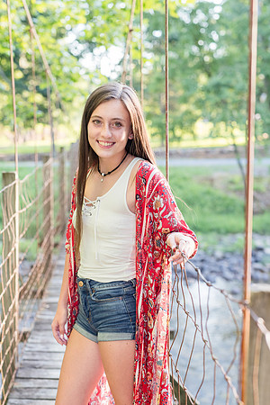 2018_Maddy_Senior-155.jpg