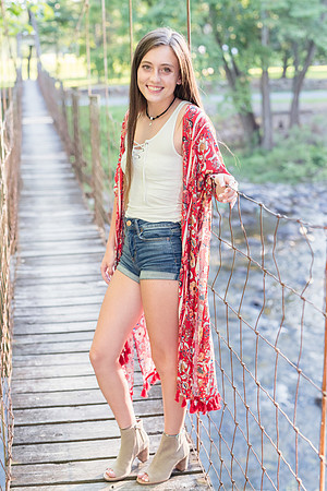 2018_Maddy_Senior-157.jpg
